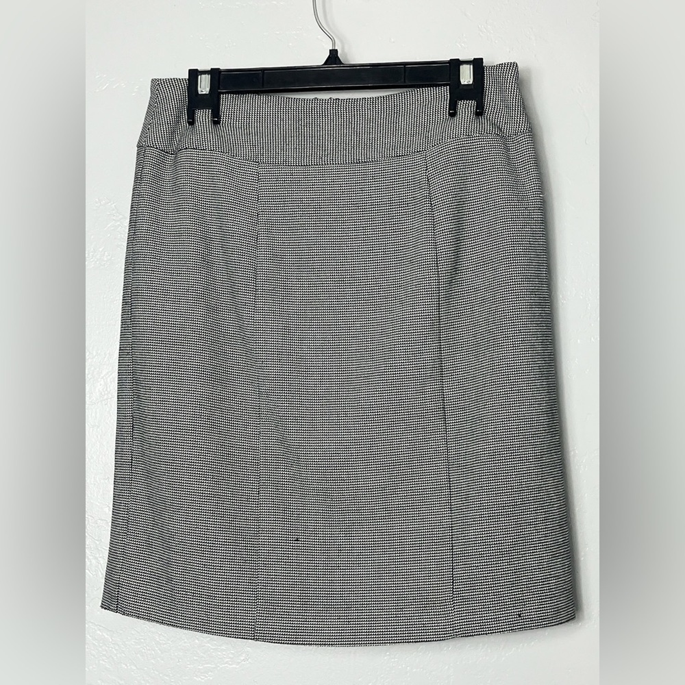Worthington Black and White Checkered Pencil Skirt. 8